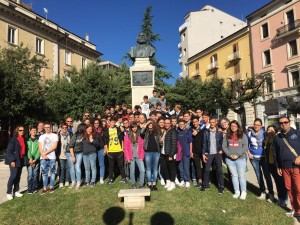 Gli studenti del 'Pilla' in Piazza Cuoco