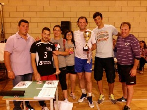 i Super dens vincitori della Fantapallavolo 2016 con il Presidente della Polisportiva