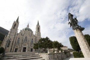 foto_Basilica_Castelpetroso