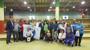 Foto finale dopo le premiazioni della gara di bocce 'Lui&Lei'