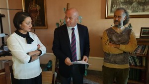 Il sindaco Battista tra Viola e Santoro